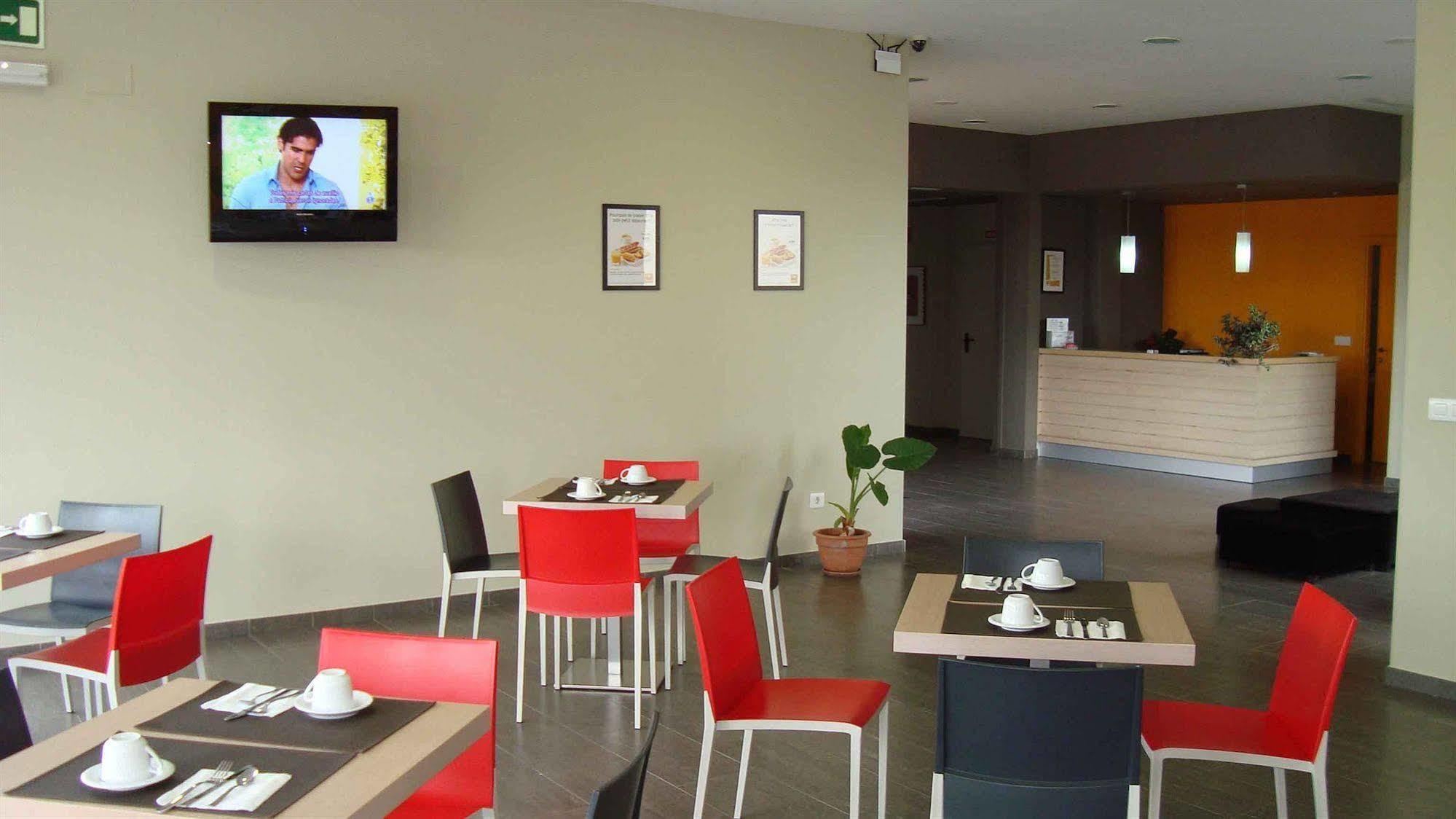 Hotel 280 Zaragoza Calatorao Ristorante foto